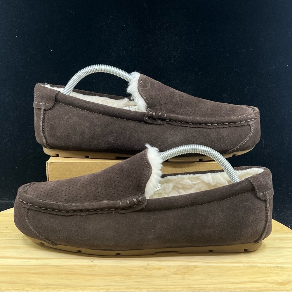 KOOLABURRA BY UGG MEN’S TIPTON EMBOSS 1119273 SIZE 9 CHOCOLATE BROWN/ BRAND NEW